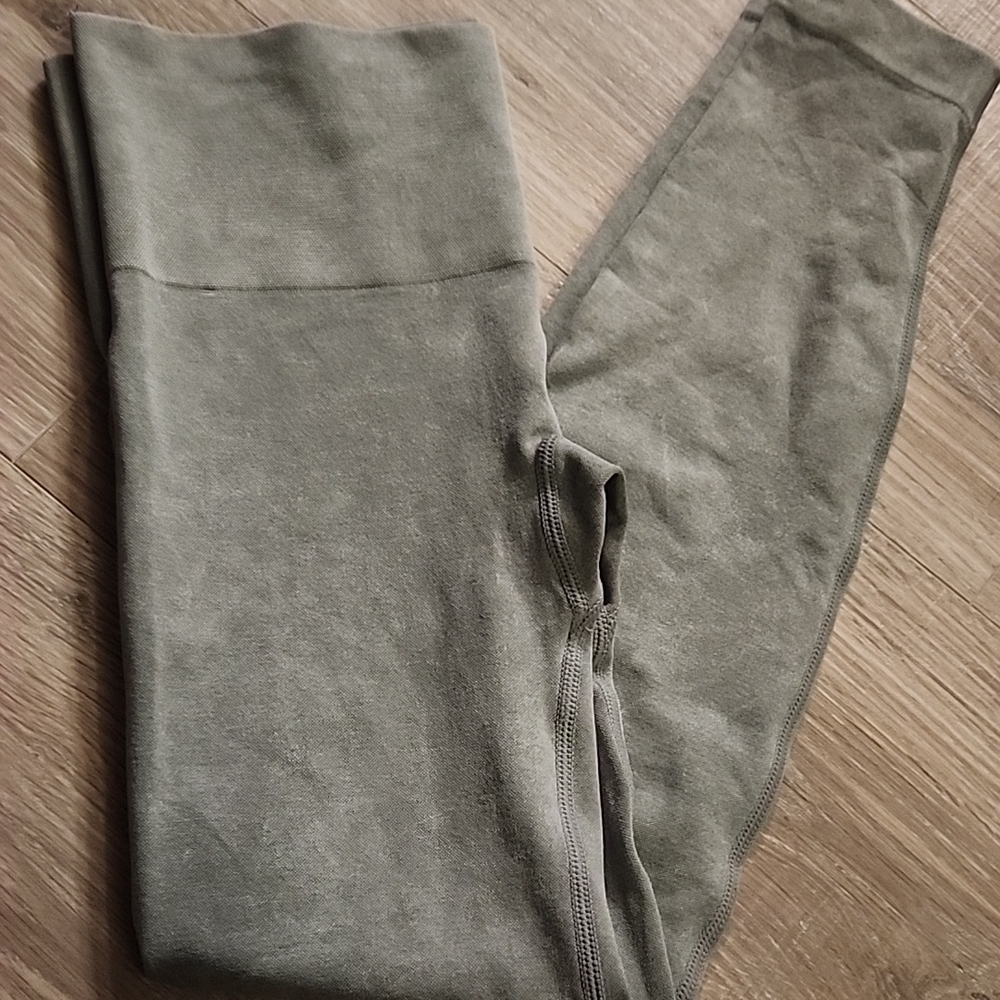 Yogalicious Stonewash Seamless Allure Ankle Tights in Gray